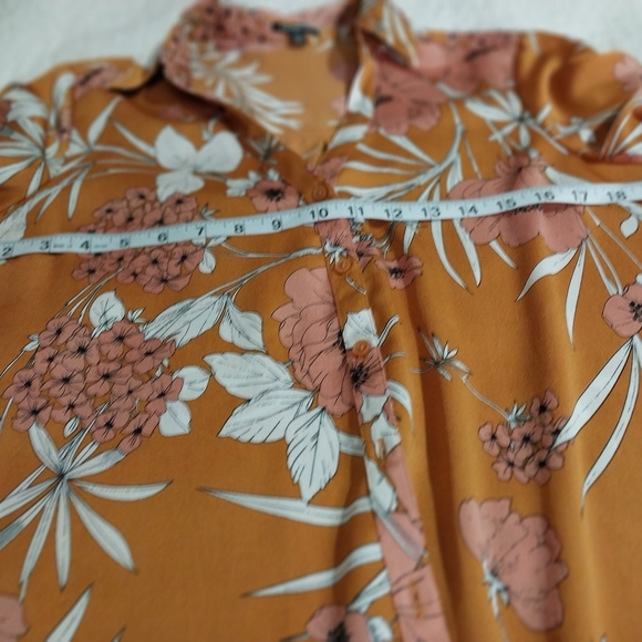 Express Orange Button Down Shirt with Notched Collar 100% Polyesyer - Picture 4 of 9